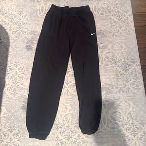 Nike Sportswear Essential Collection Women’s Fleece Pants